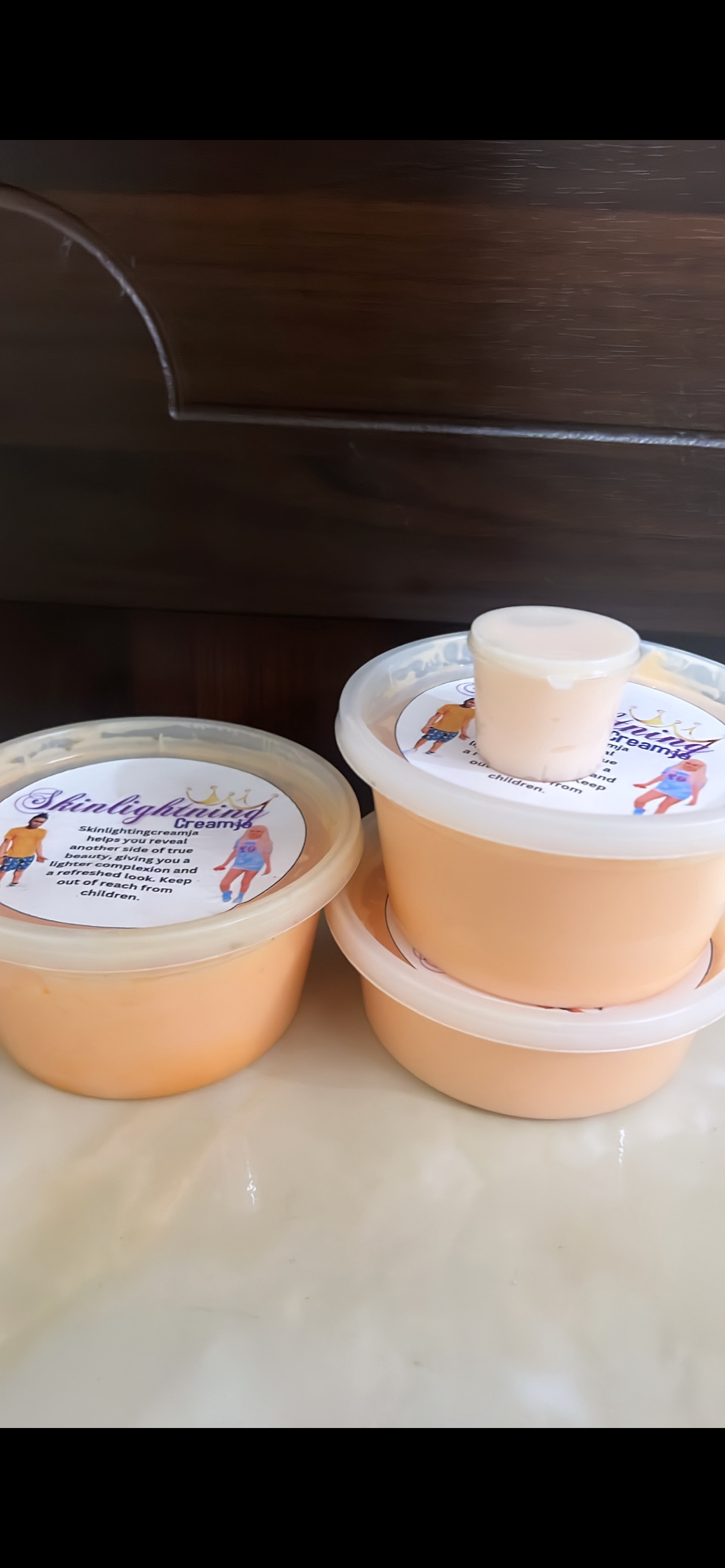 ( 8oz Face cream + 12oz body cream + 1oz knuckle cream ) bleaching cream extra strength xx results in 1 week