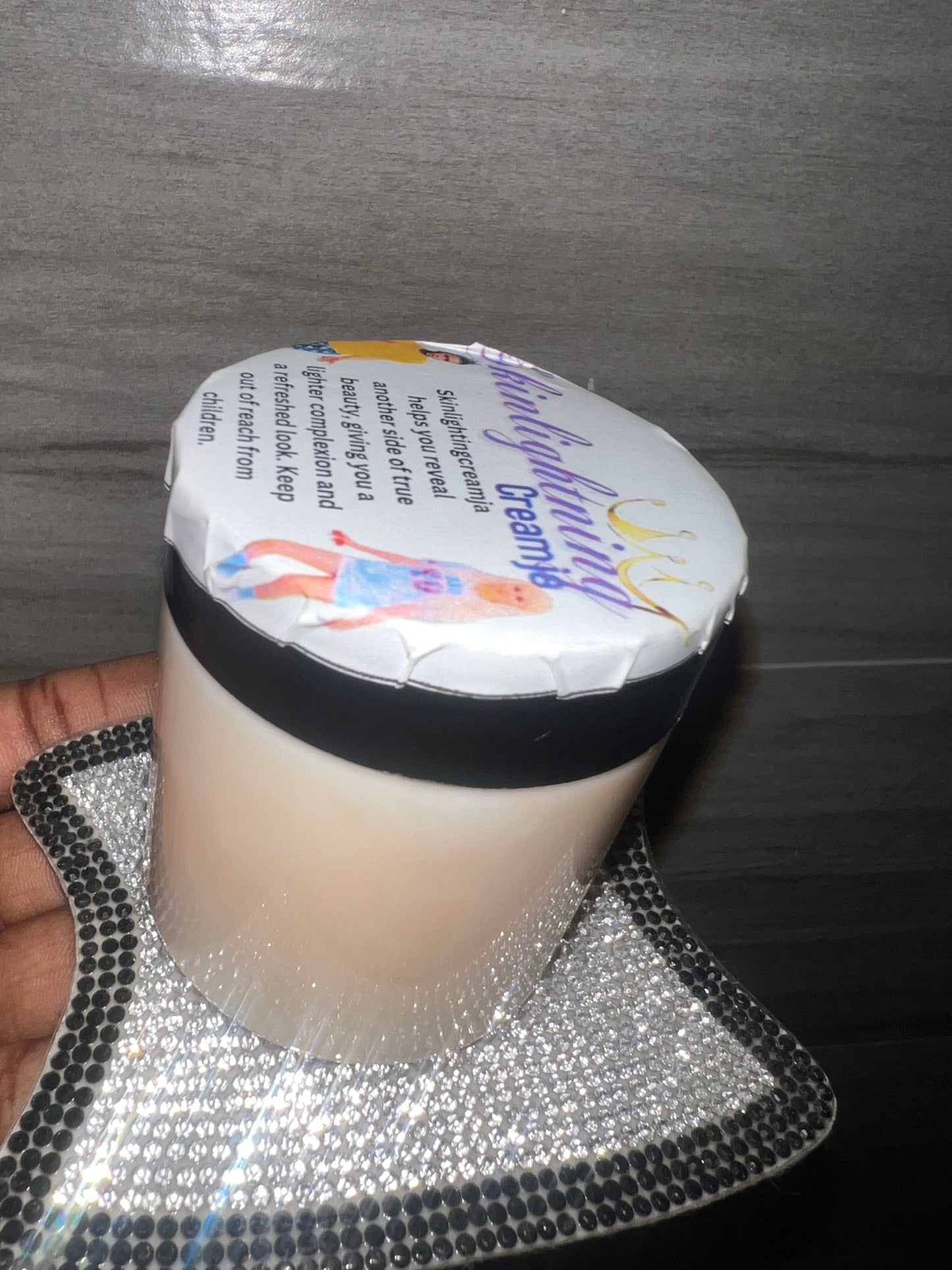 2oz Private / intimate area cream (made specially) mild nor harsh bleaching cream do not put cream inside the Vag area, sides only.